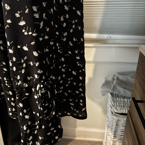 Kenneth Cole Black and White Floral Blouse - Picture 4 of 9